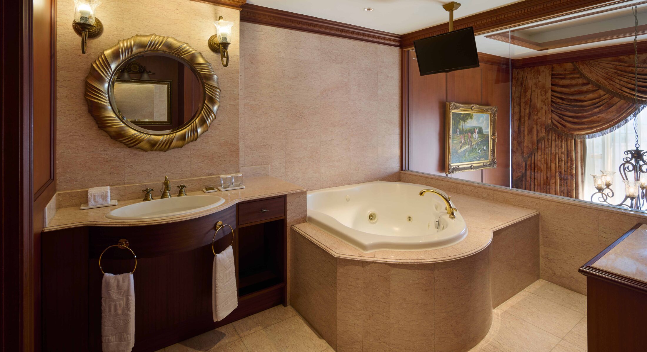 Deluxe suite duplex room image