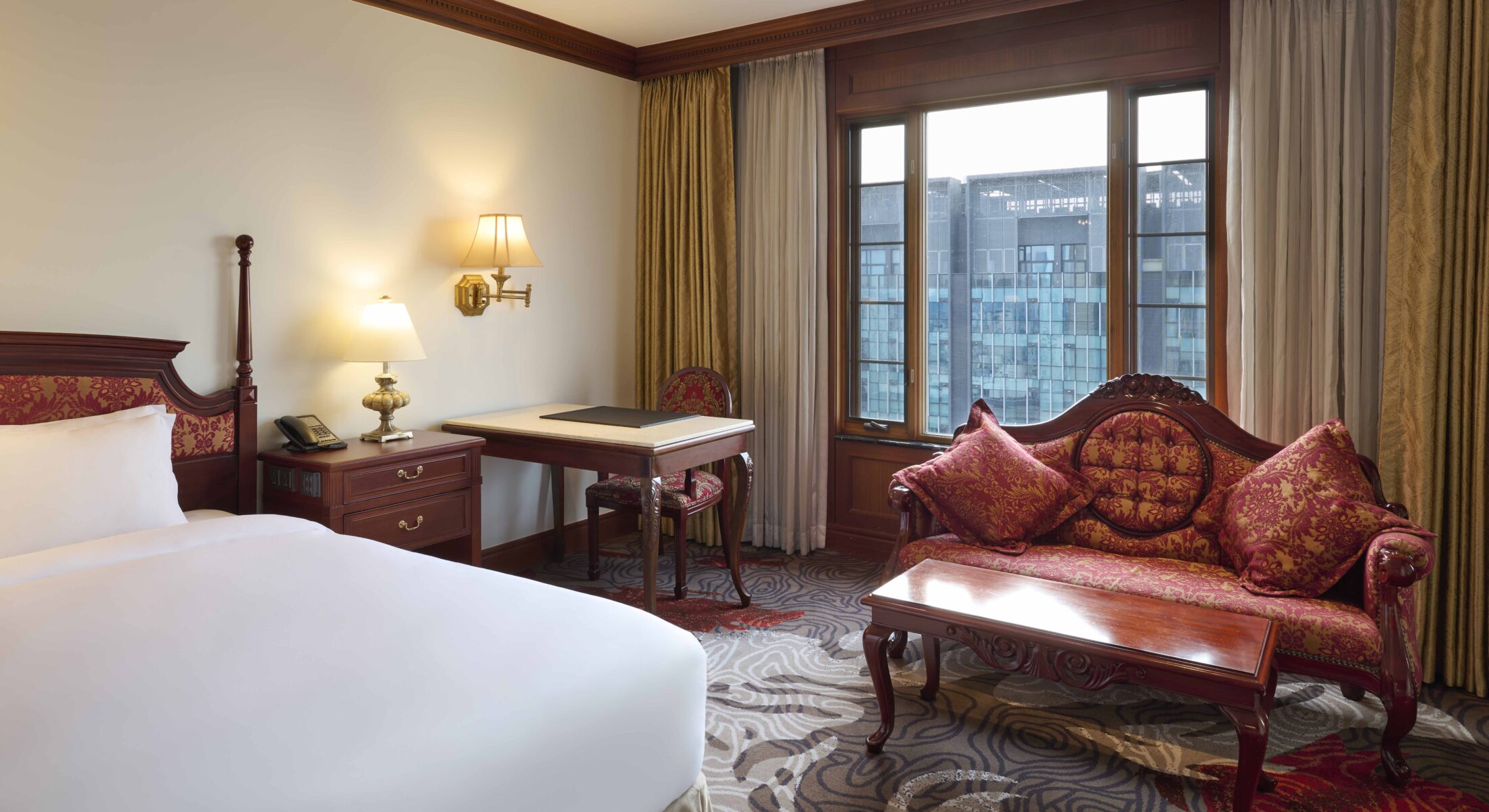 Deluxe Panoramic view room image